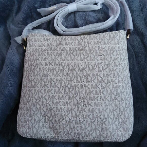 Handbag - Picture 2 of 3